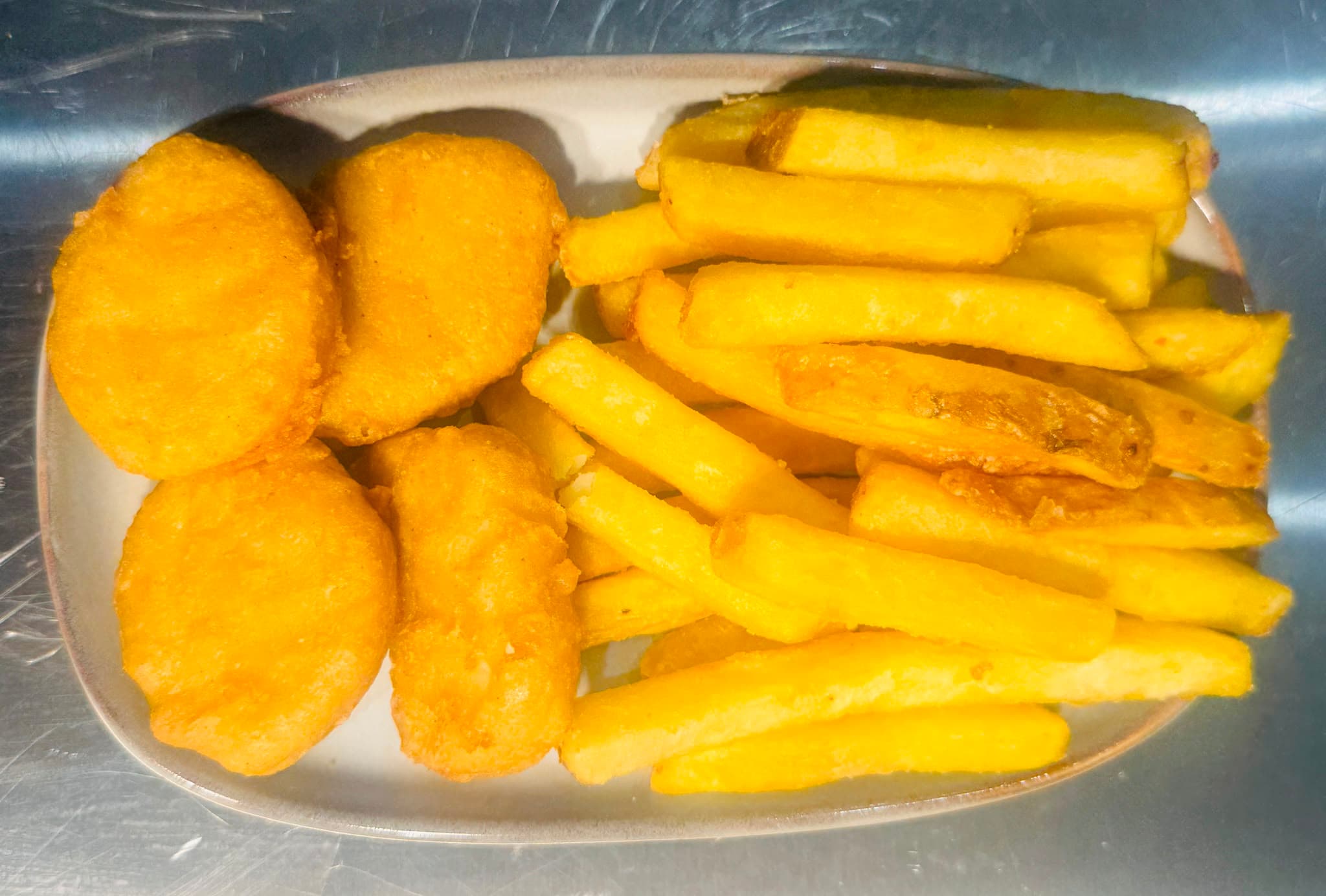 4 Chicken Nuggets & Chips